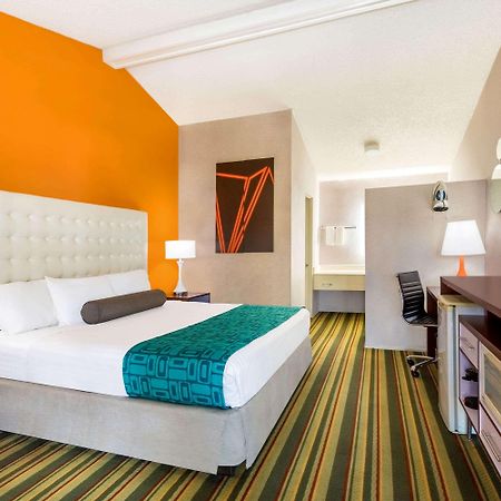 Howard Johnson By Wyndham Phoenix Airport/Downtown Area Esterno foto