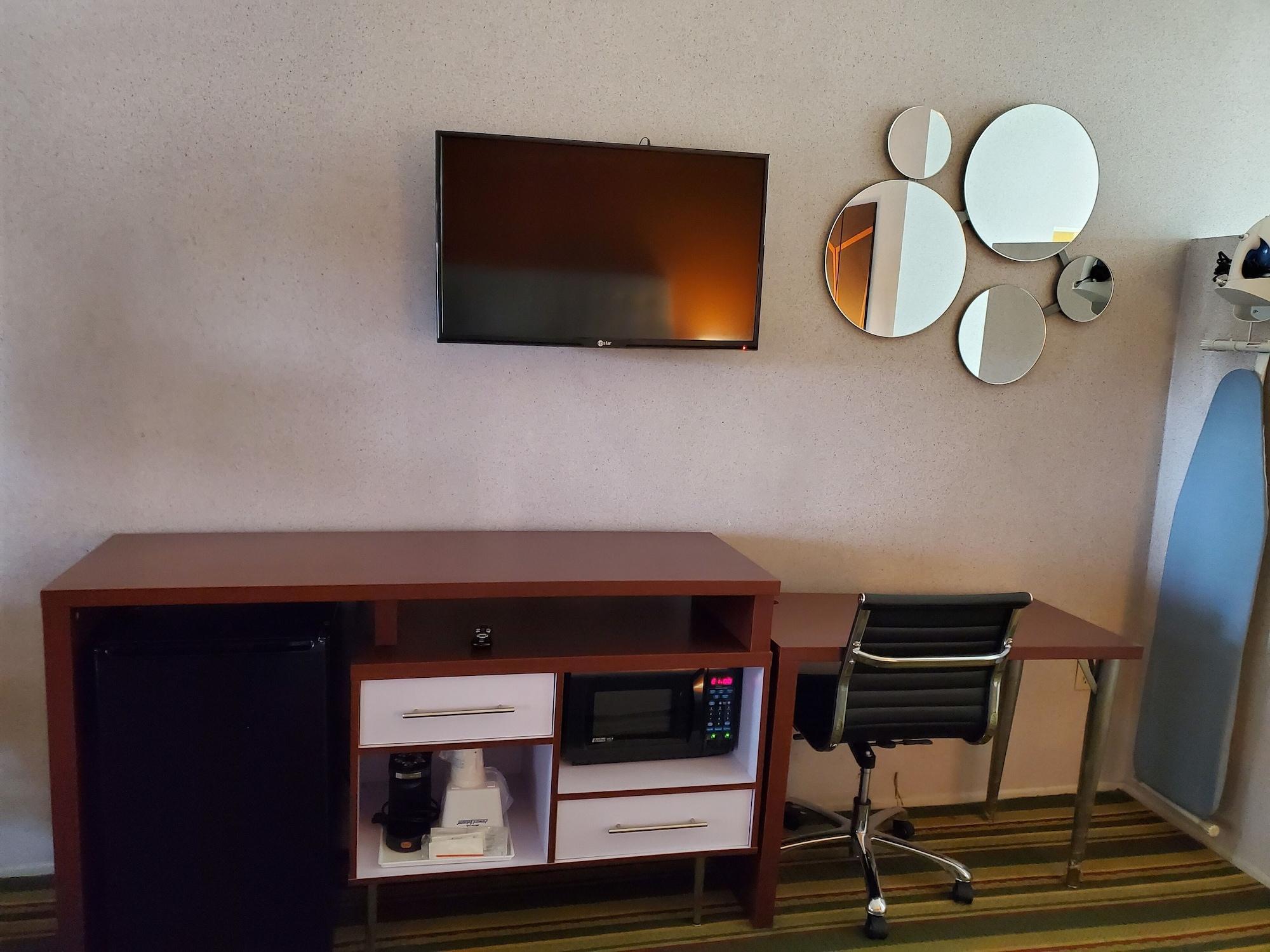 Howard Johnson By Wyndham Phoenix Airport/Downtown Area Esterno foto