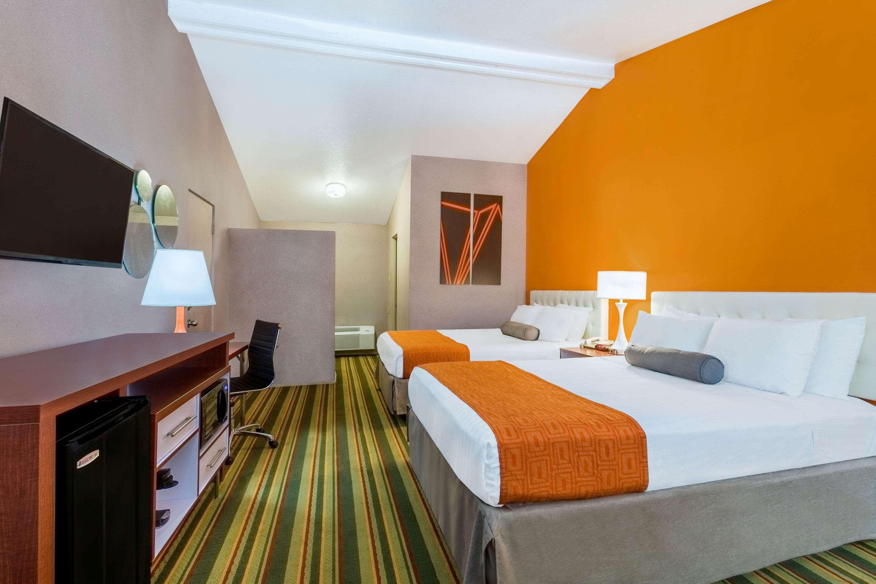 Howard Johnson By Wyndham Phoenix Airport/Downtown Area Esterno foto