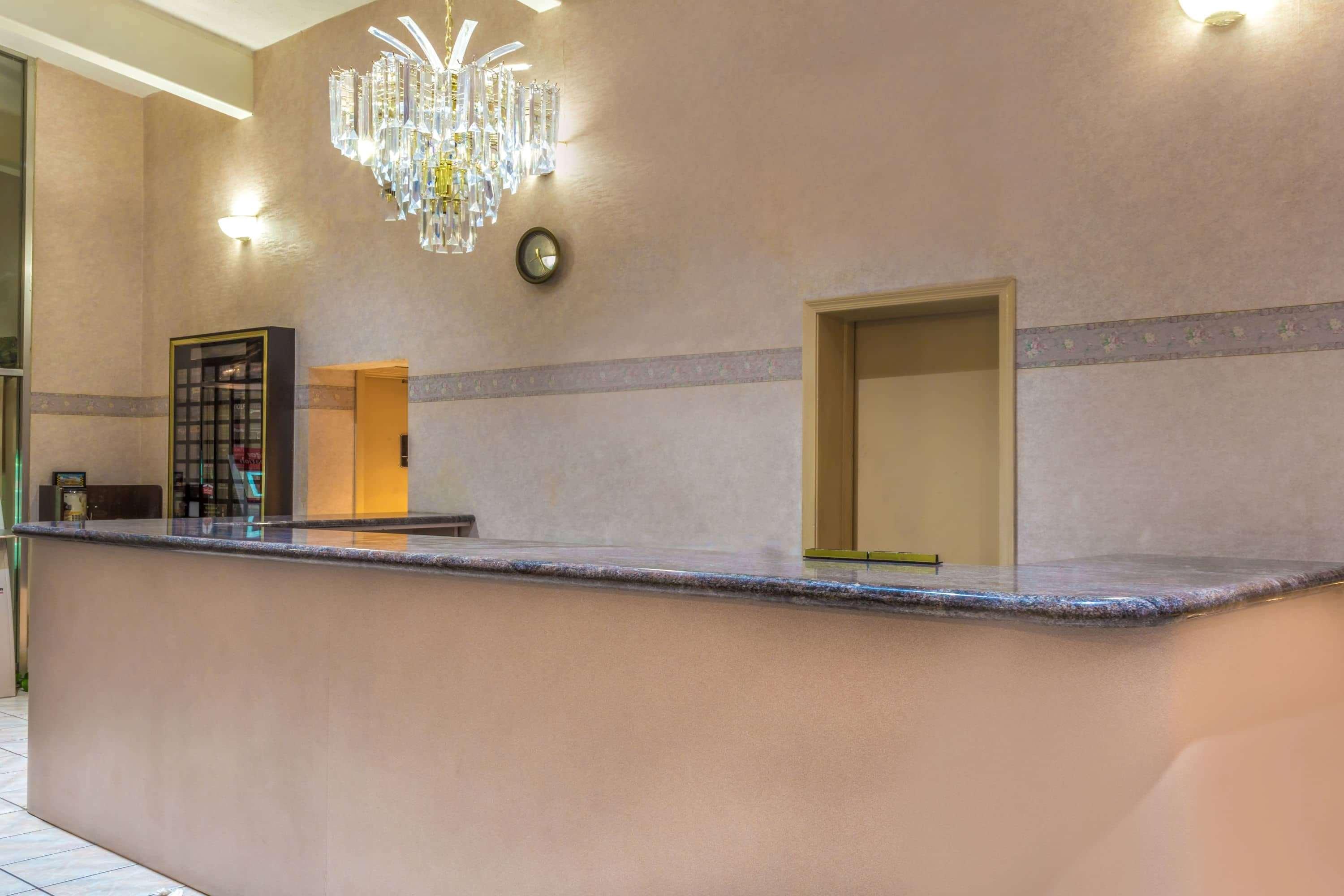 Howard Johnson By Wyndham Phoenix Airport/Downtown Area Esterno foto